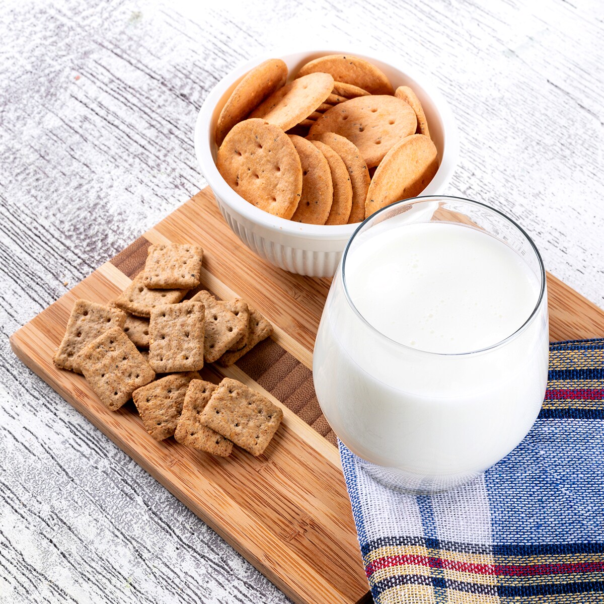 【milk】 4L LUCERNE MILK 1% JUG | Agropur Solutions