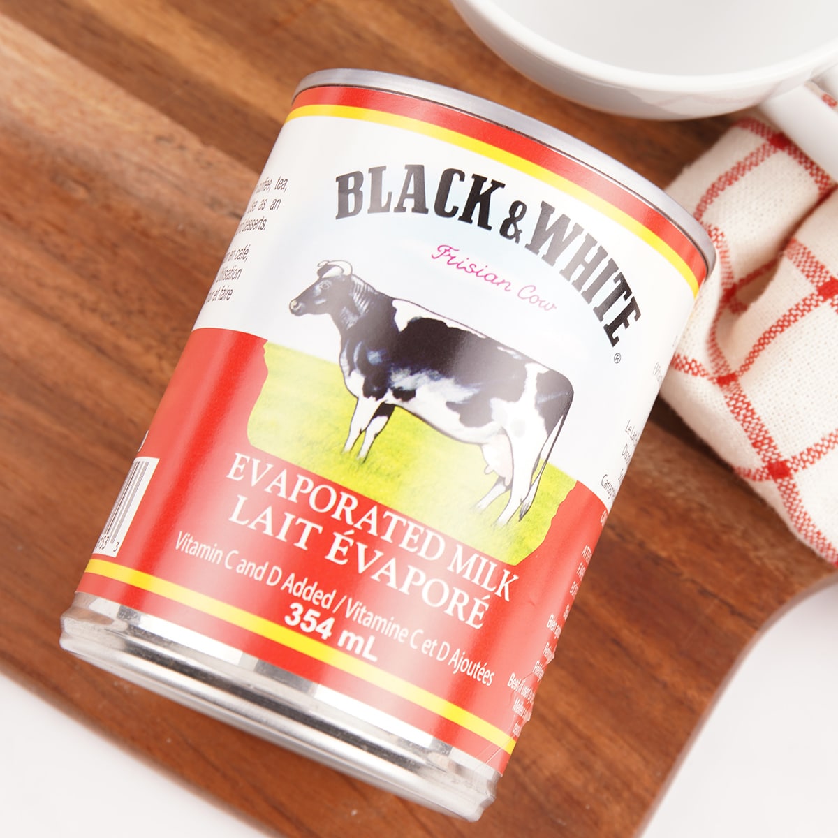 Black & White Evaporated Milk (354mL)