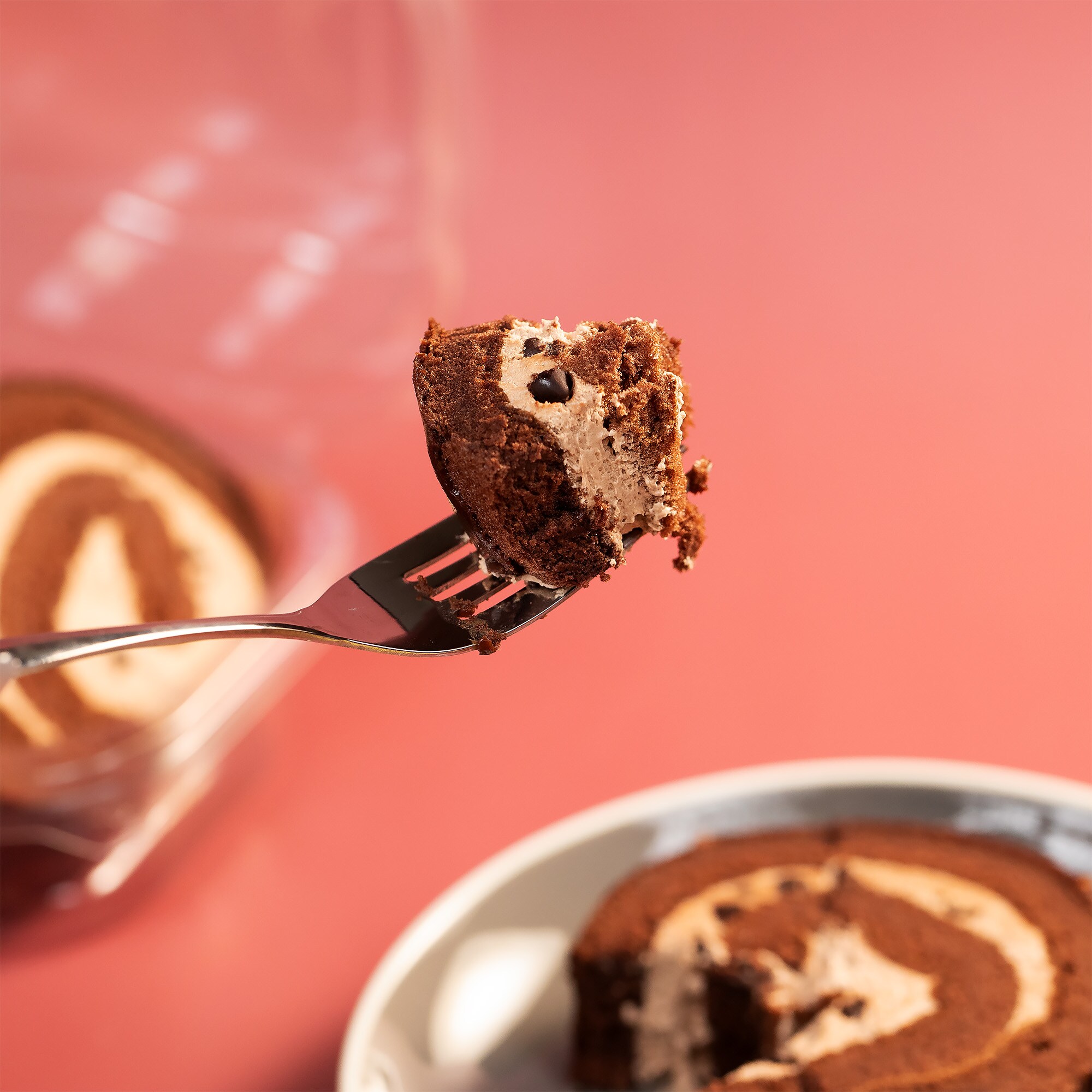 T&T Bakery Hazelnut Chocolate Swiss Roll Cake (280g) ｜ 大統華超級市場